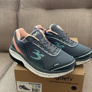 Gdefy Mighty Walk size 9